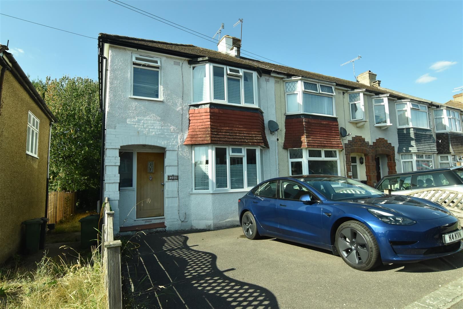 3 bed property to rent in Prince Albert Square, Redhill RH1 Zoopla