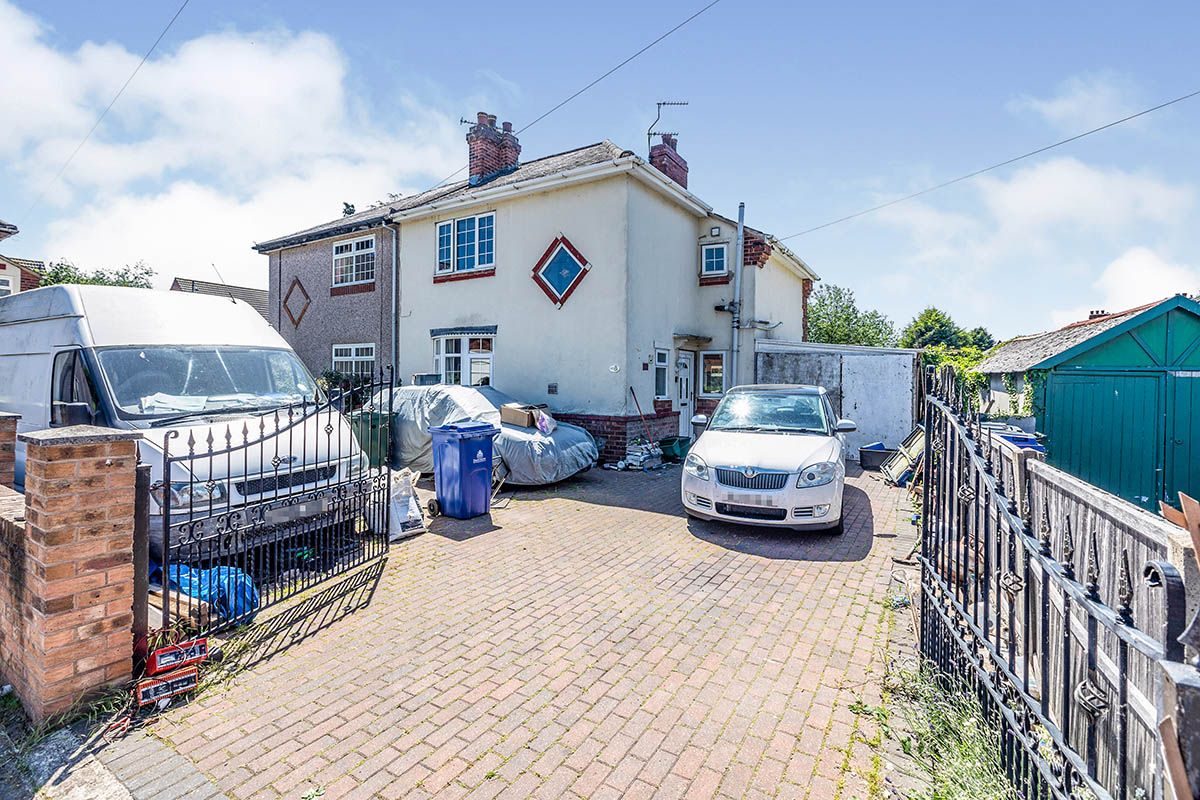 3 bed semidetached house for sale in Durham Avenue, Thorne, Doncaster