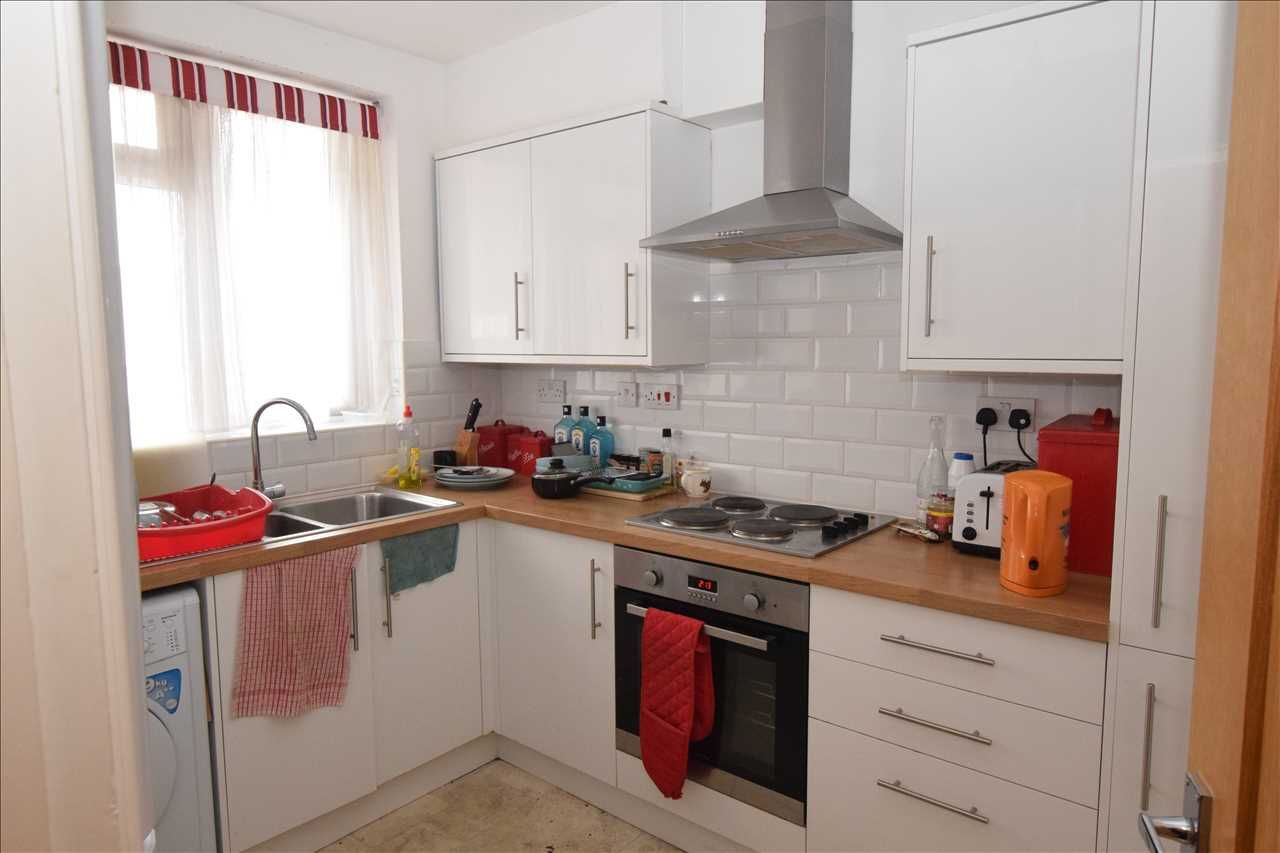 3 bed shared to rent in Pembroke Place, Broomfield