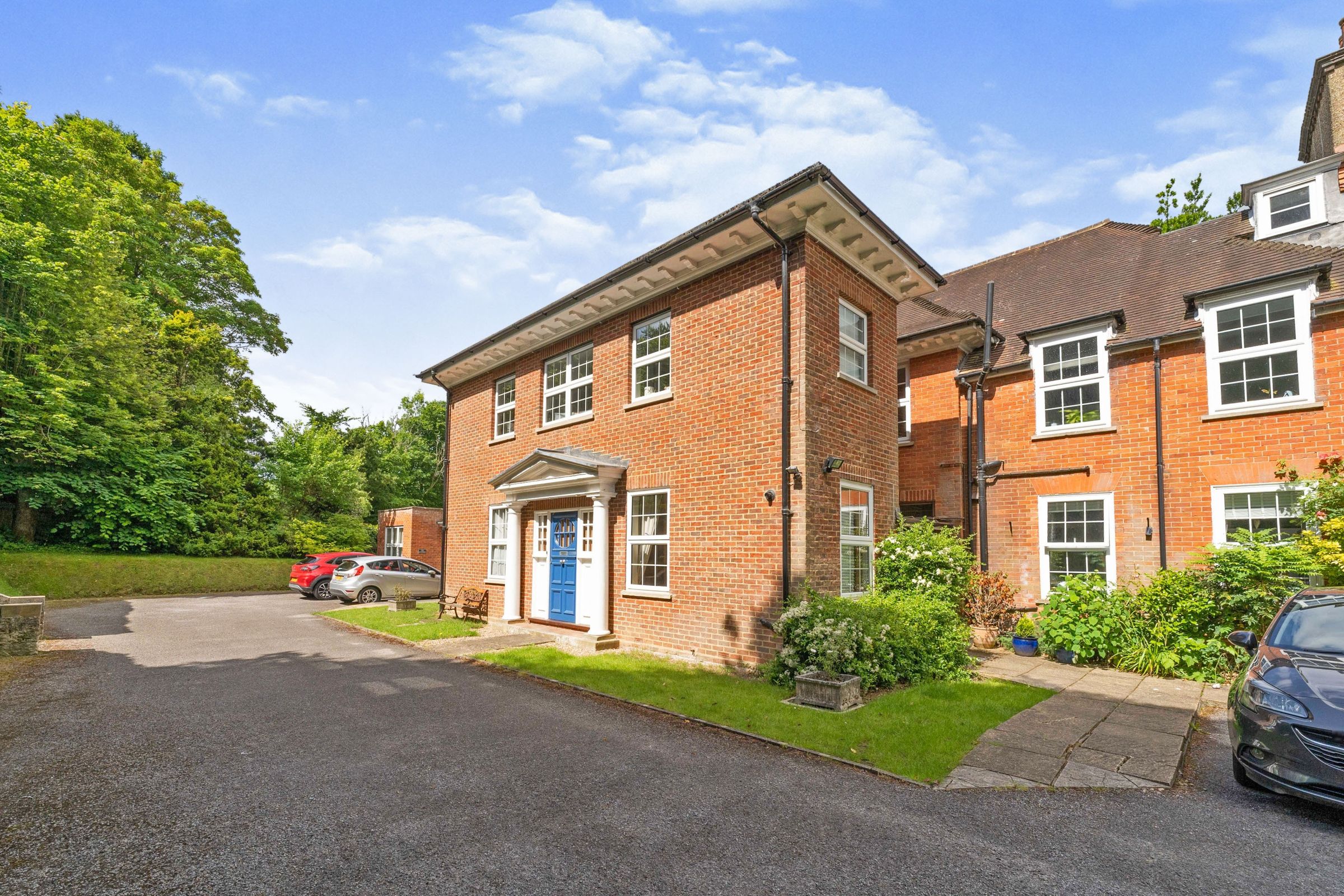 2 bed flat for sale in Grayswood Road, Haslemere GU27 Zoopla