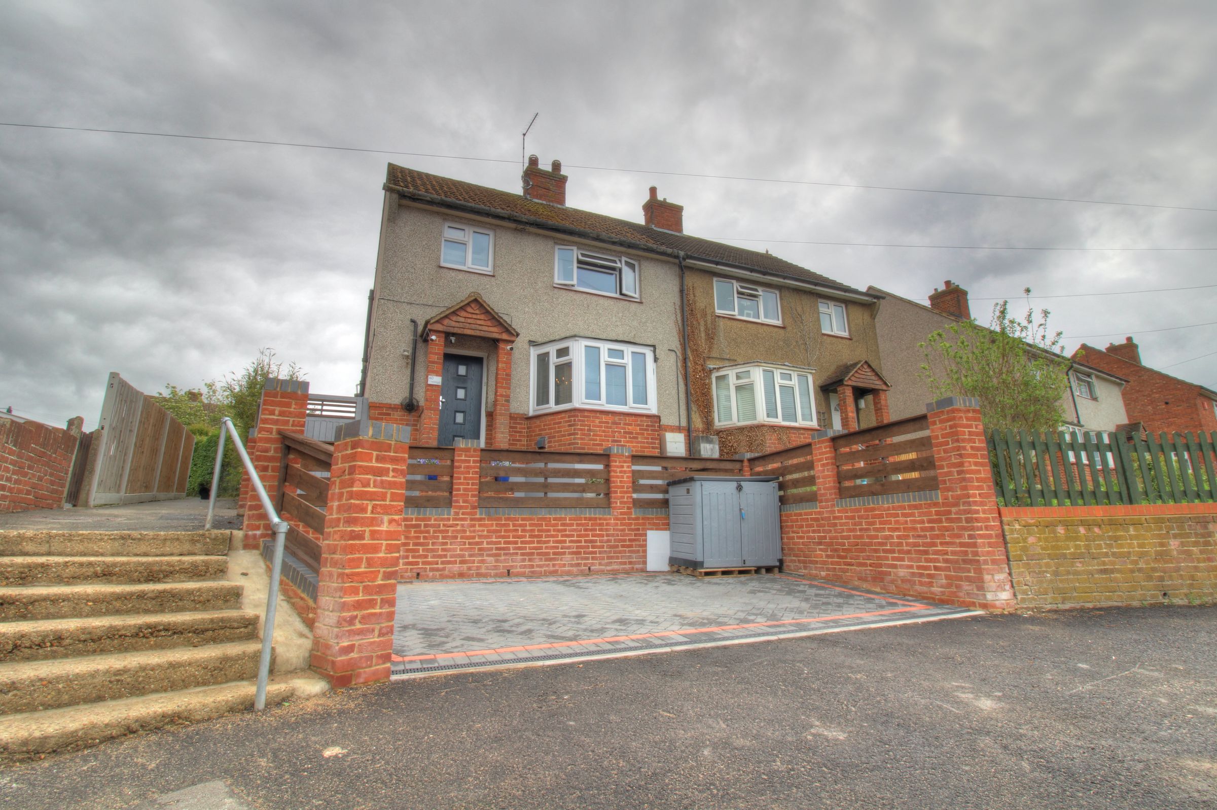 3 bed semidetached house for sale in Montgomery Road, South Darenth