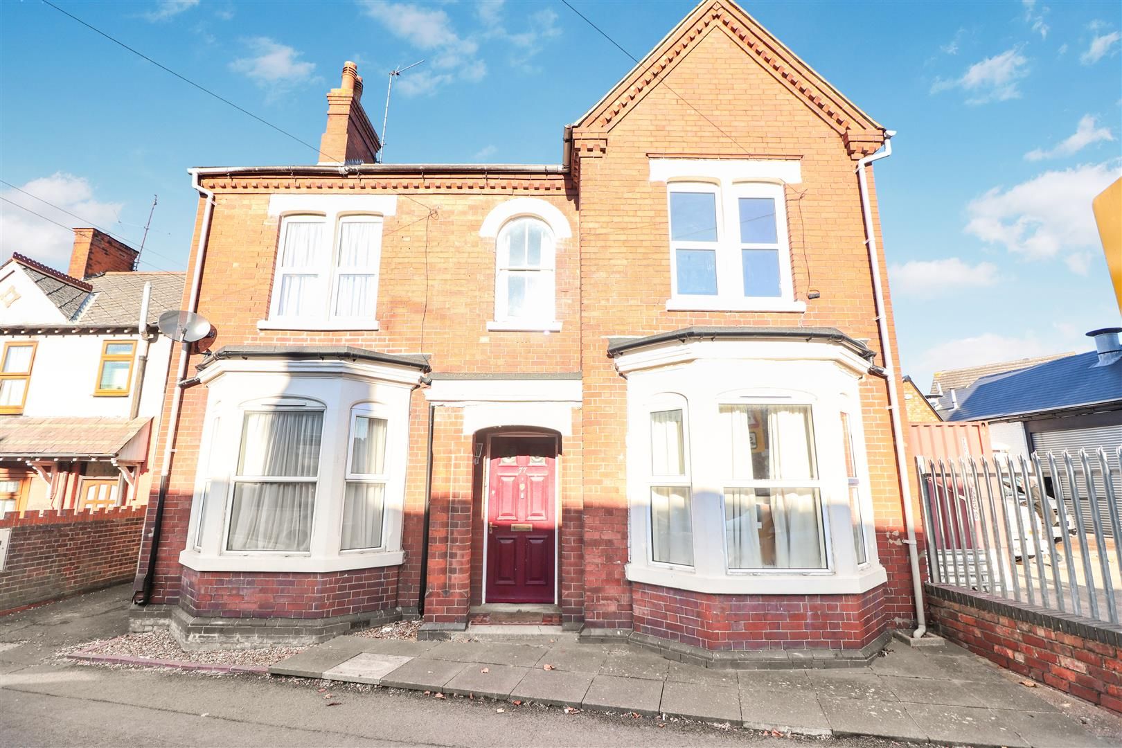 4 bed property for sale in Newton Road, Rushden NN10 Zoopla