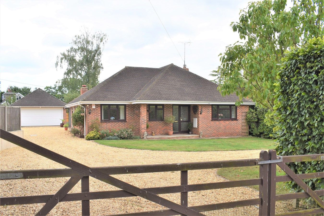 3 bed detached bungalow for sale in Whitmore Lane, Woodlands, Wimborne