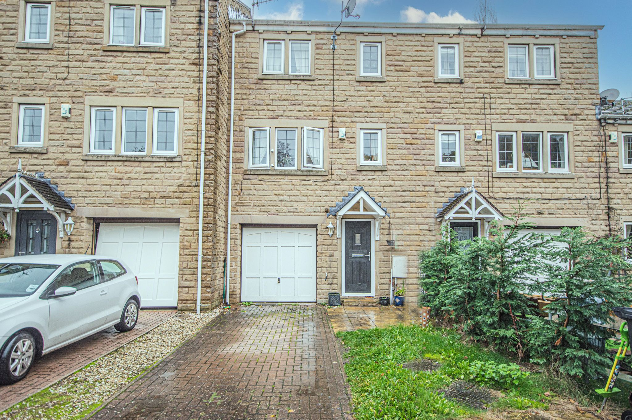 4 bed terraced house for sale in Holmebank Mews, Brockholes, Holmfirth