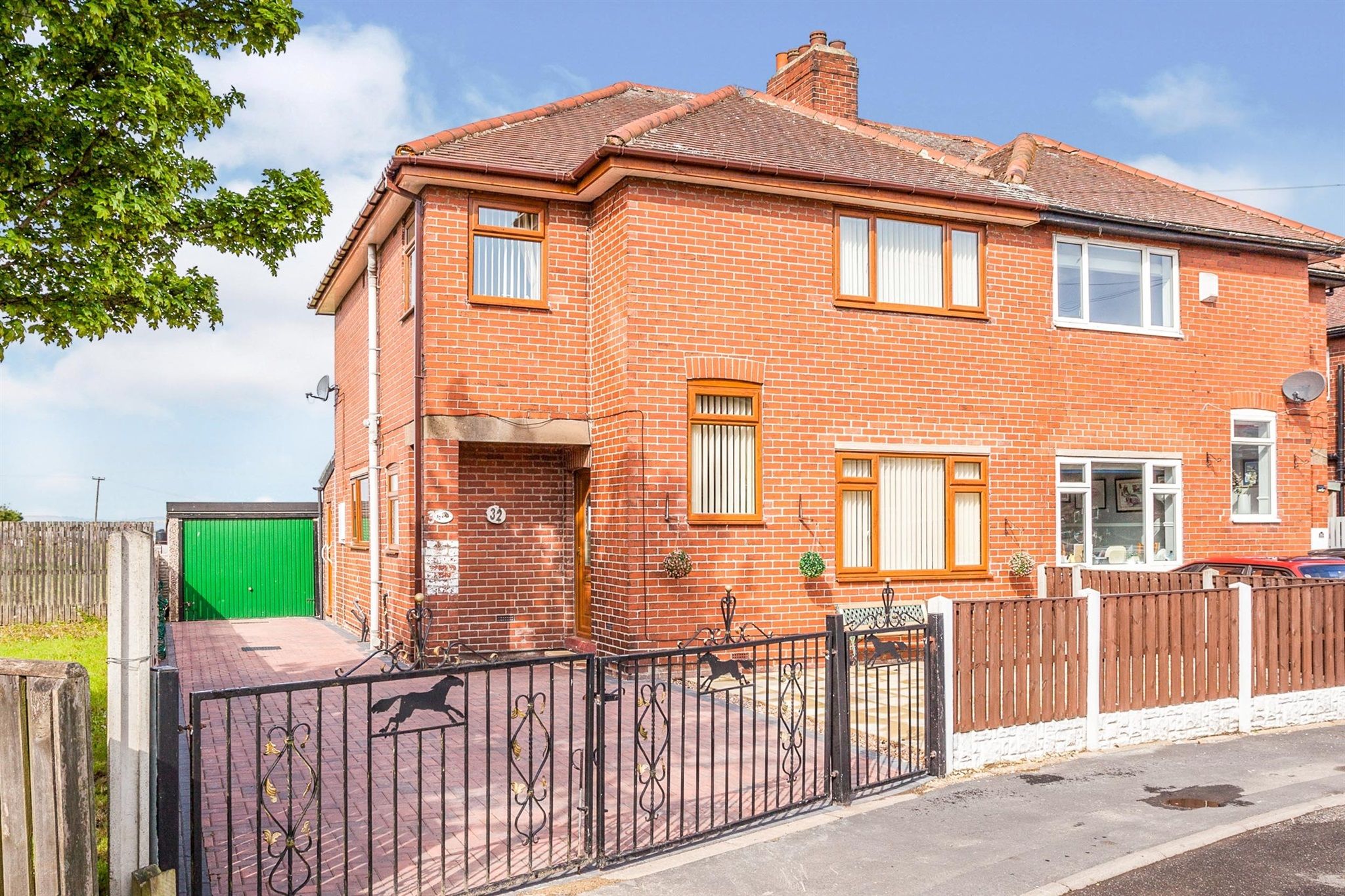 4 bed semidetached house for sale in Westfield Crescent, Ryhill