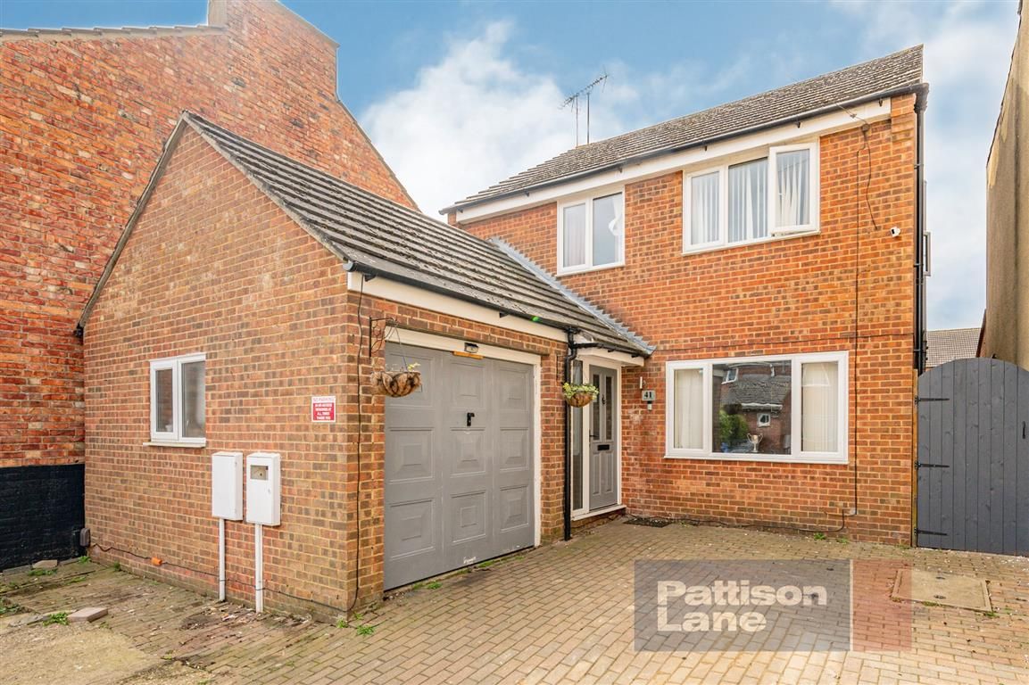 4 bed detached house for sale in Rosebery Street, Burton Latimer