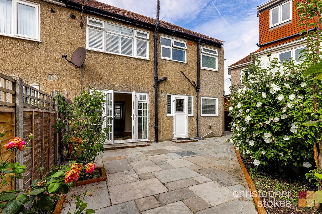 4 bed semidetached house for sale in Debenham Road, Cheshunt, Waltham