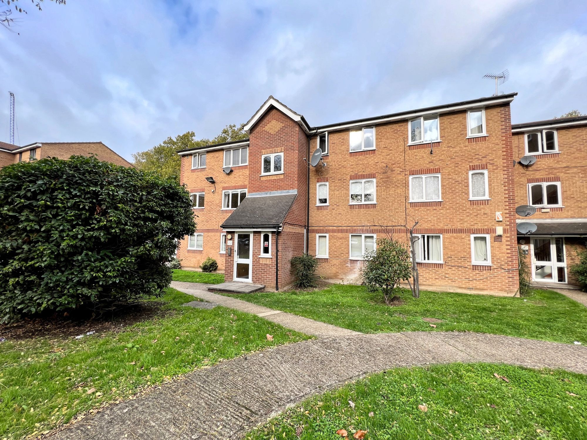 Studio to rent in Grinstead Road, Deptford SE8 Zoopla