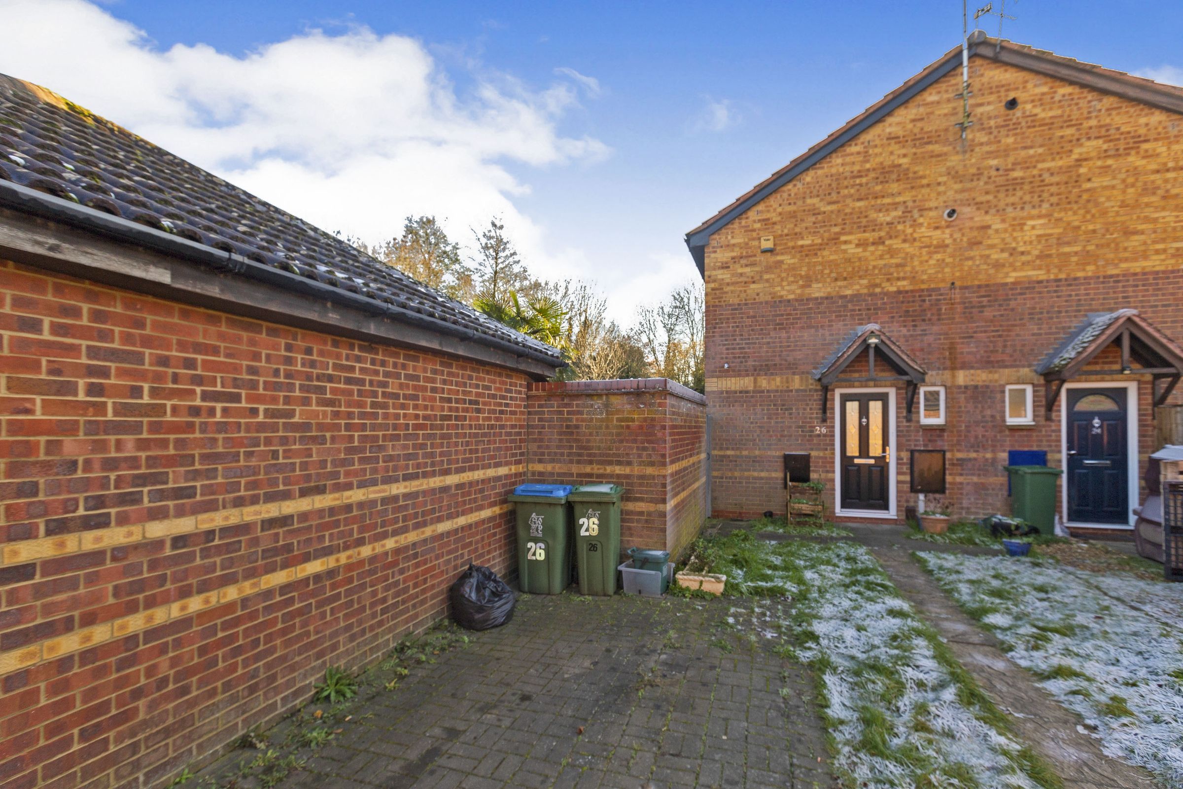 1 bed terraced house for sale in The Pastures, Aylesbury HP20 Zoopla