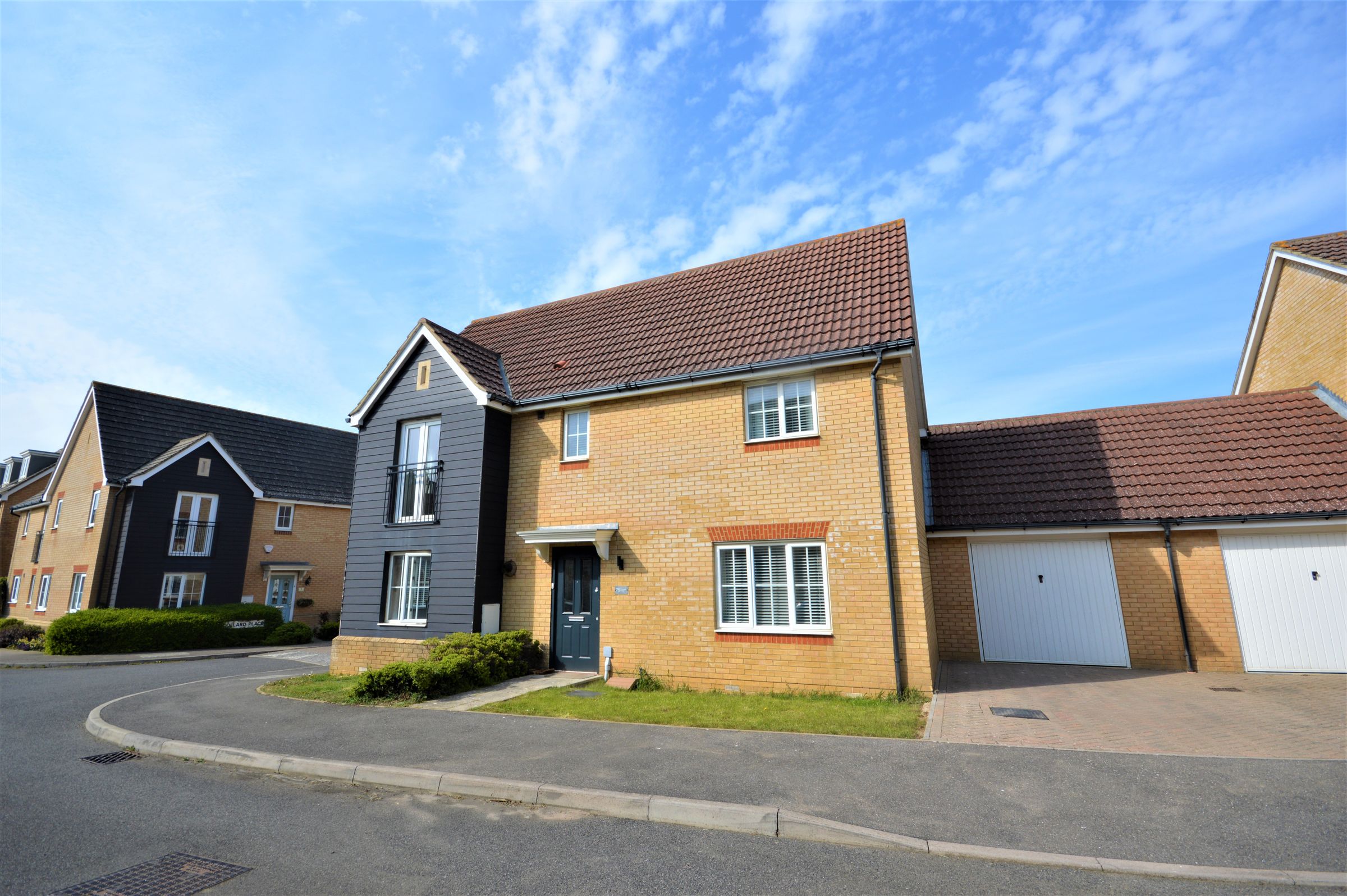 4 bed detached house for sale in Campbell Road, Hawkinge, Folkestone CT18 Zoopla