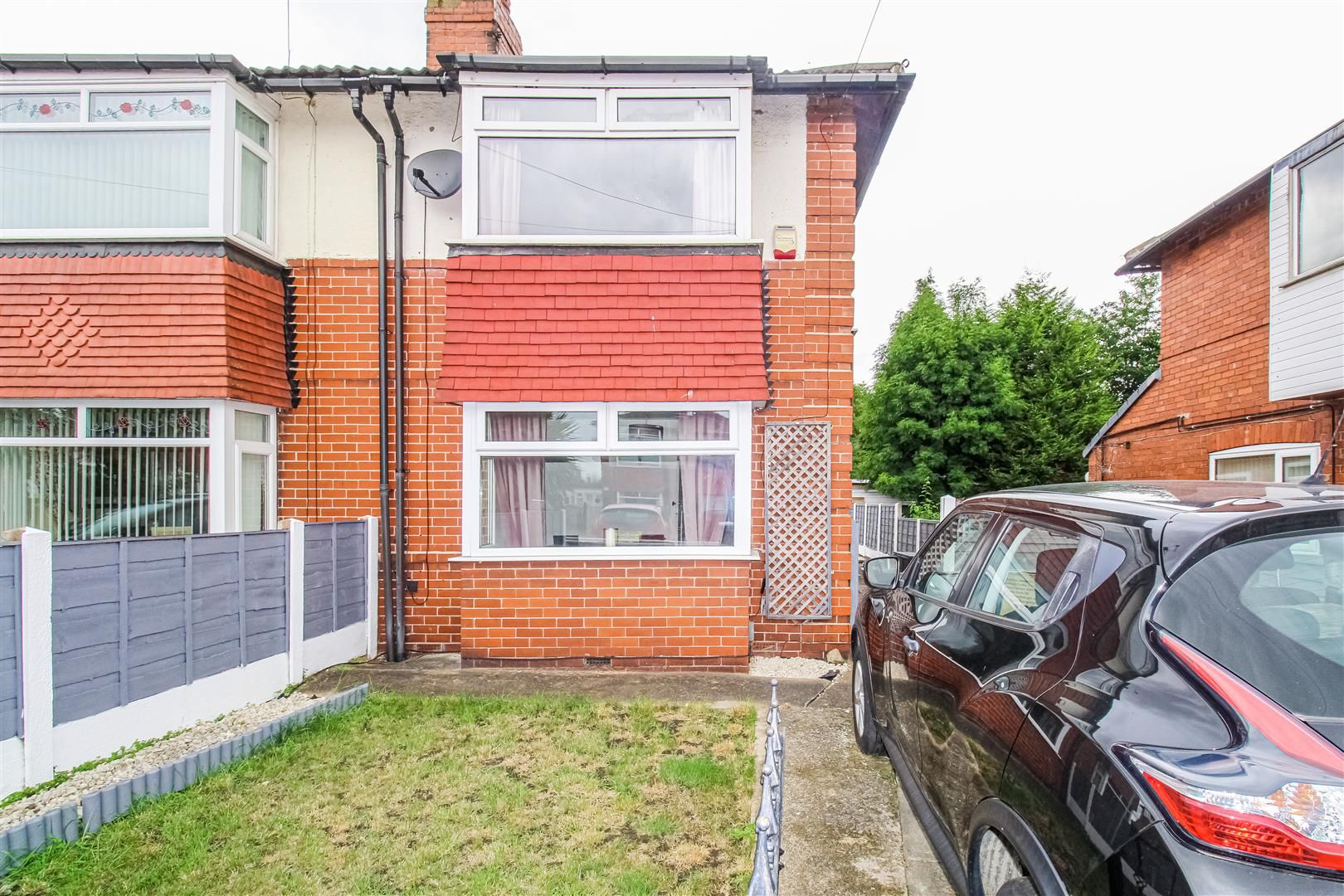 3 bed semidetached house for sale in Charles Avenue, Agbrigg