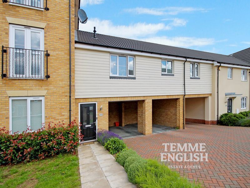 2 bed terraced house to rent in School Avenue, Laindon, Basildon SS15