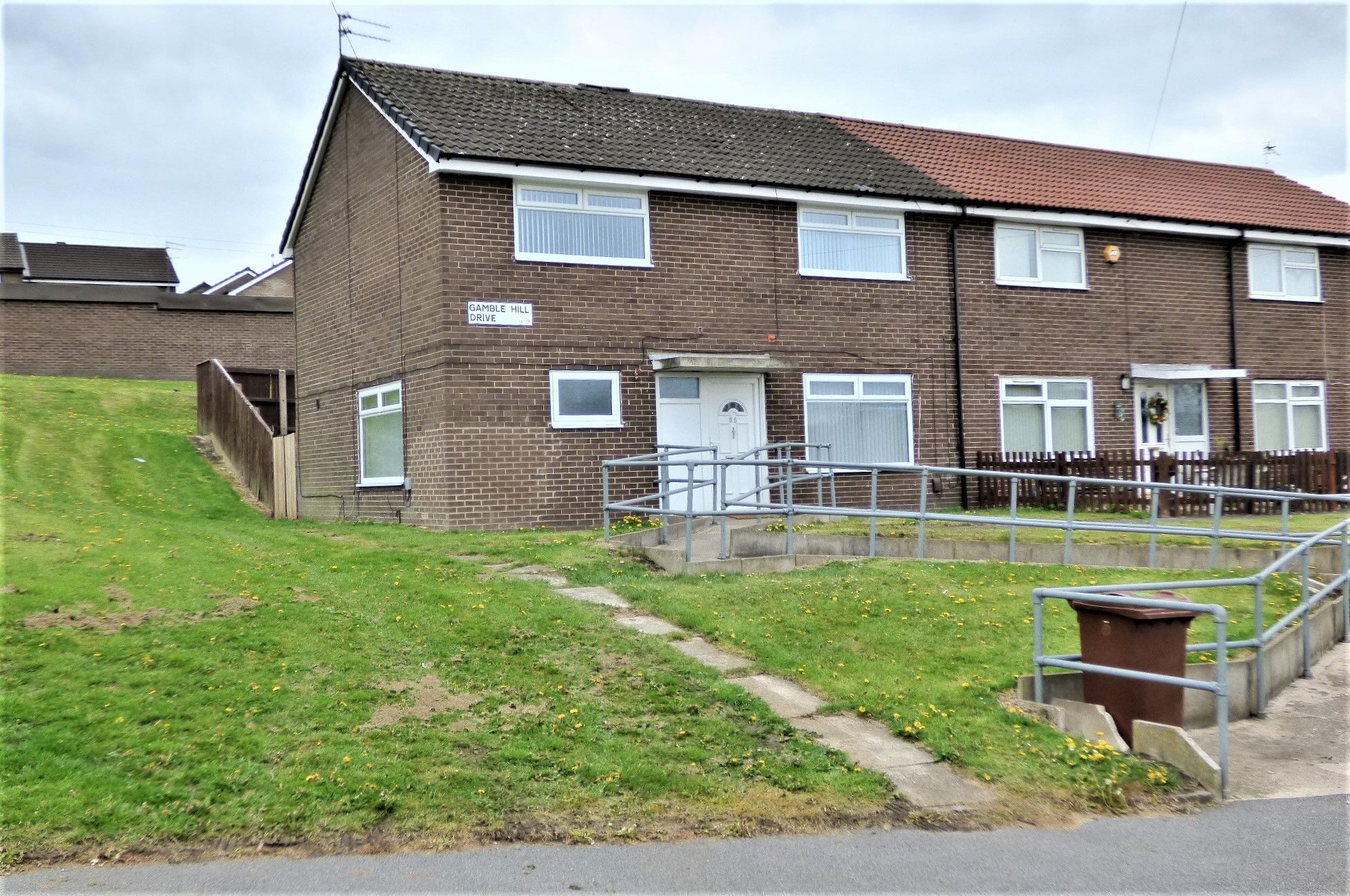 4 bed terraced house for sale in Gamble Hill Drive, Bramley LS13 Zoopla