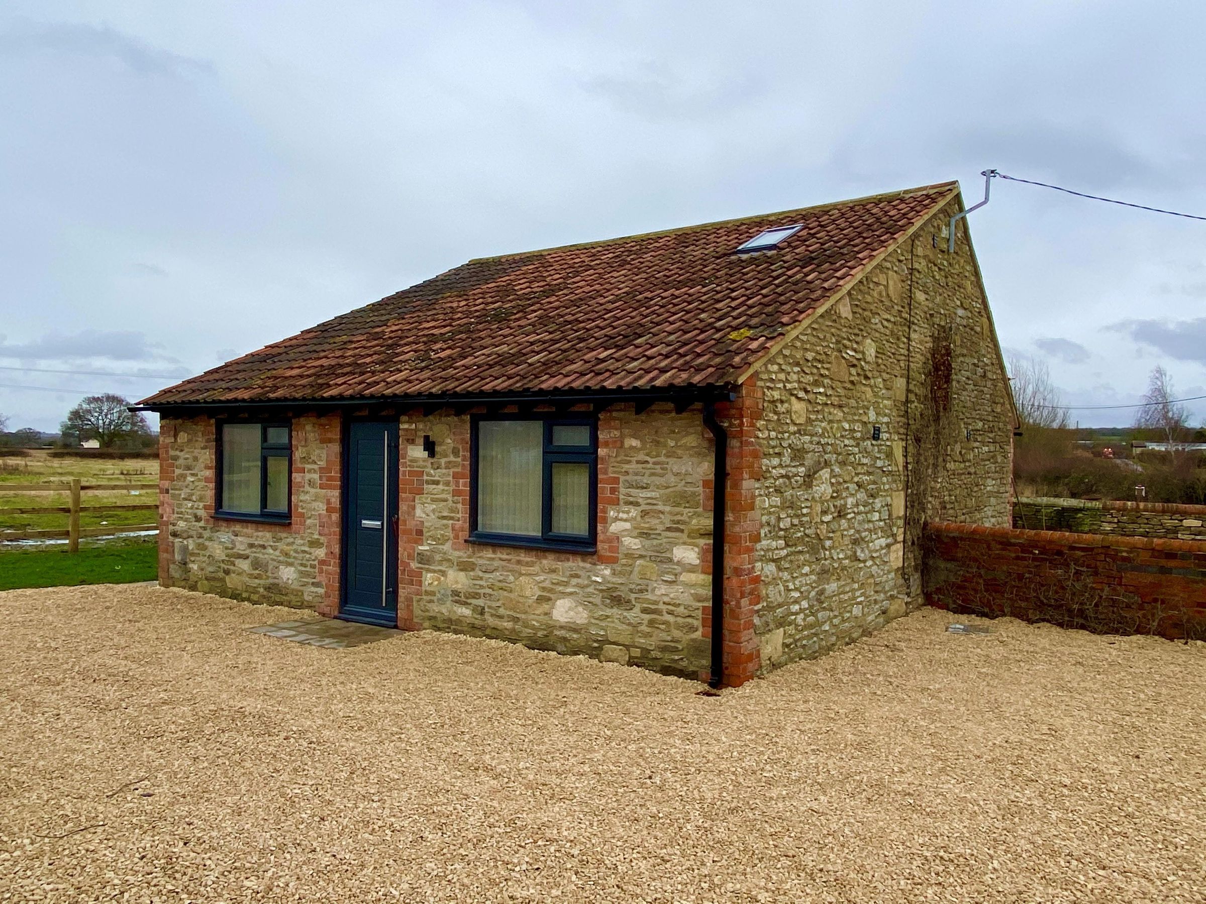 2 bed barn conversion to rent in Hoopers Pool, Southwick, Trowbridge