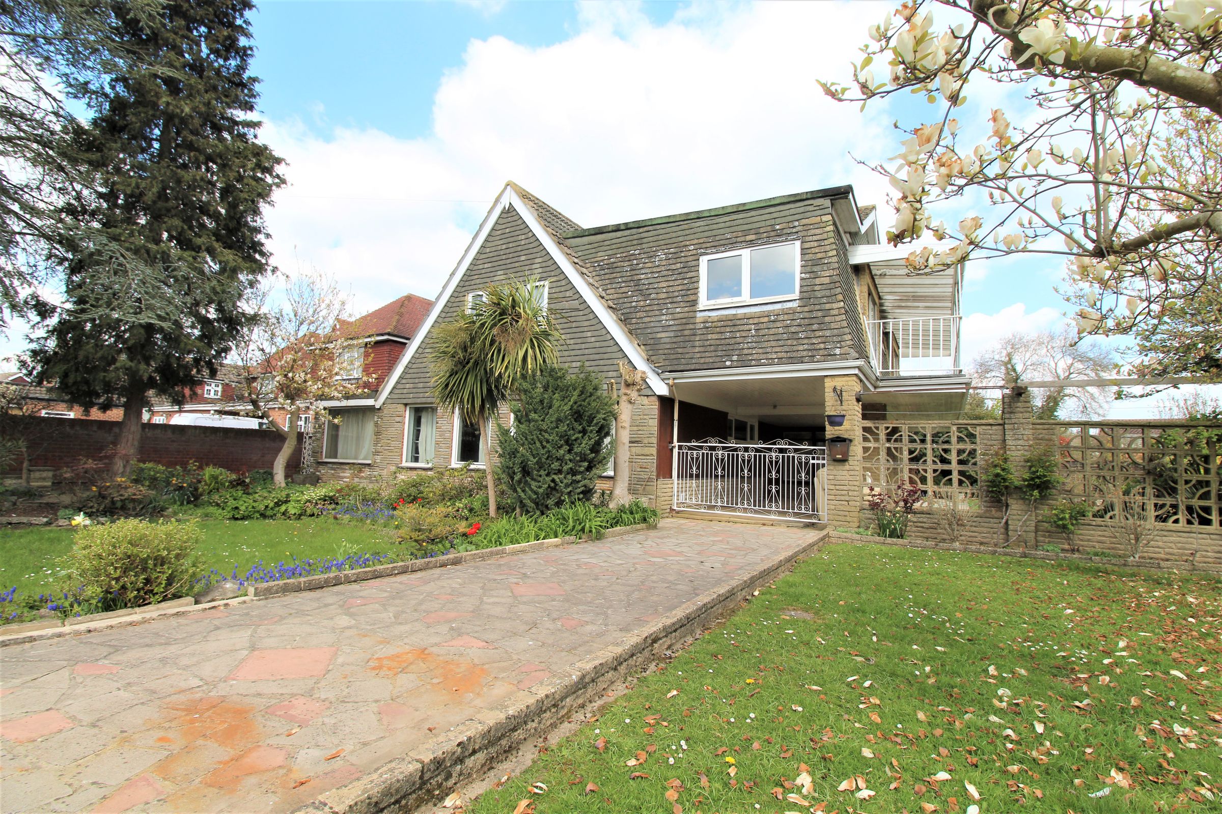 4 bed detached house to rent in Hithermoor Road, Stanwell Moore
