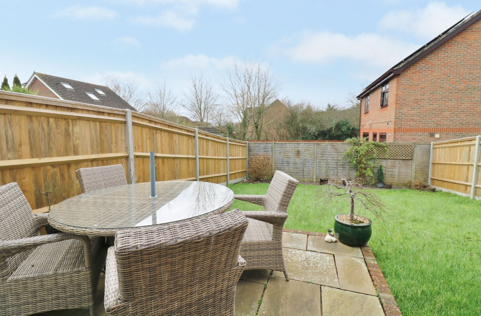 4 bed linkdetached house for sale in Leatherhead Gardens, Hedge End
