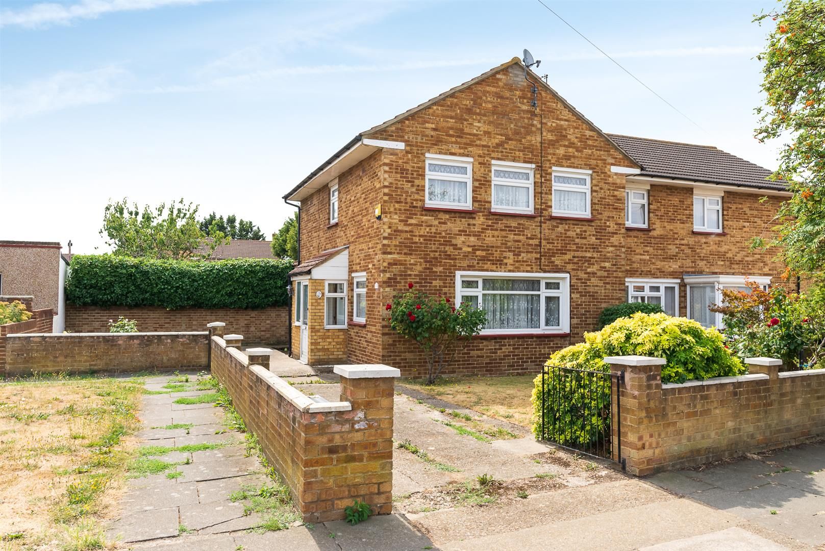 3 bed semidetached house for sale in Mulberry Crescent, West Drayton