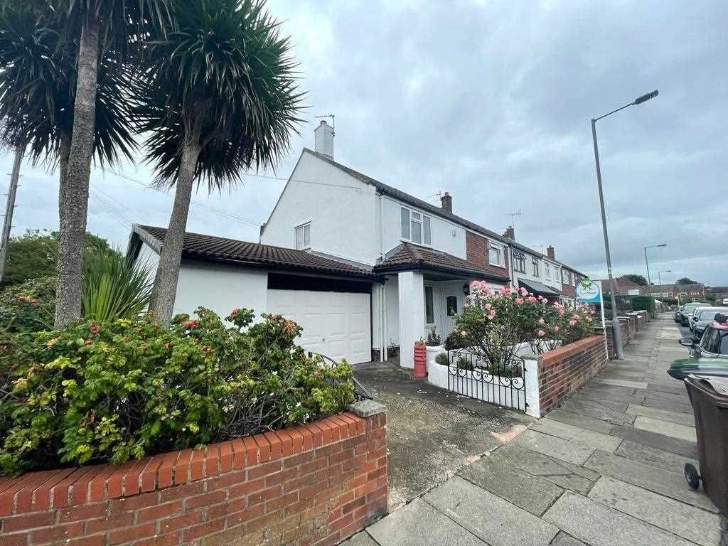 3 bed semidetached house to rent in Ford Lane, Litherland, Liverpool