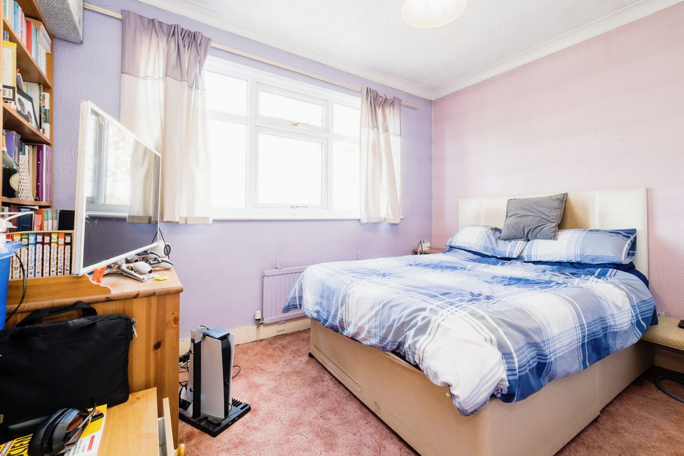 5 bed semidetached house for sale in Upper Rainham Road, Hornchurch