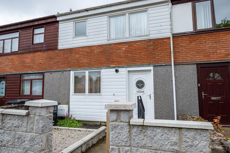3 bed terraced house for sale in Cairngorm Drive, Aberdeen AB12 Zoopla