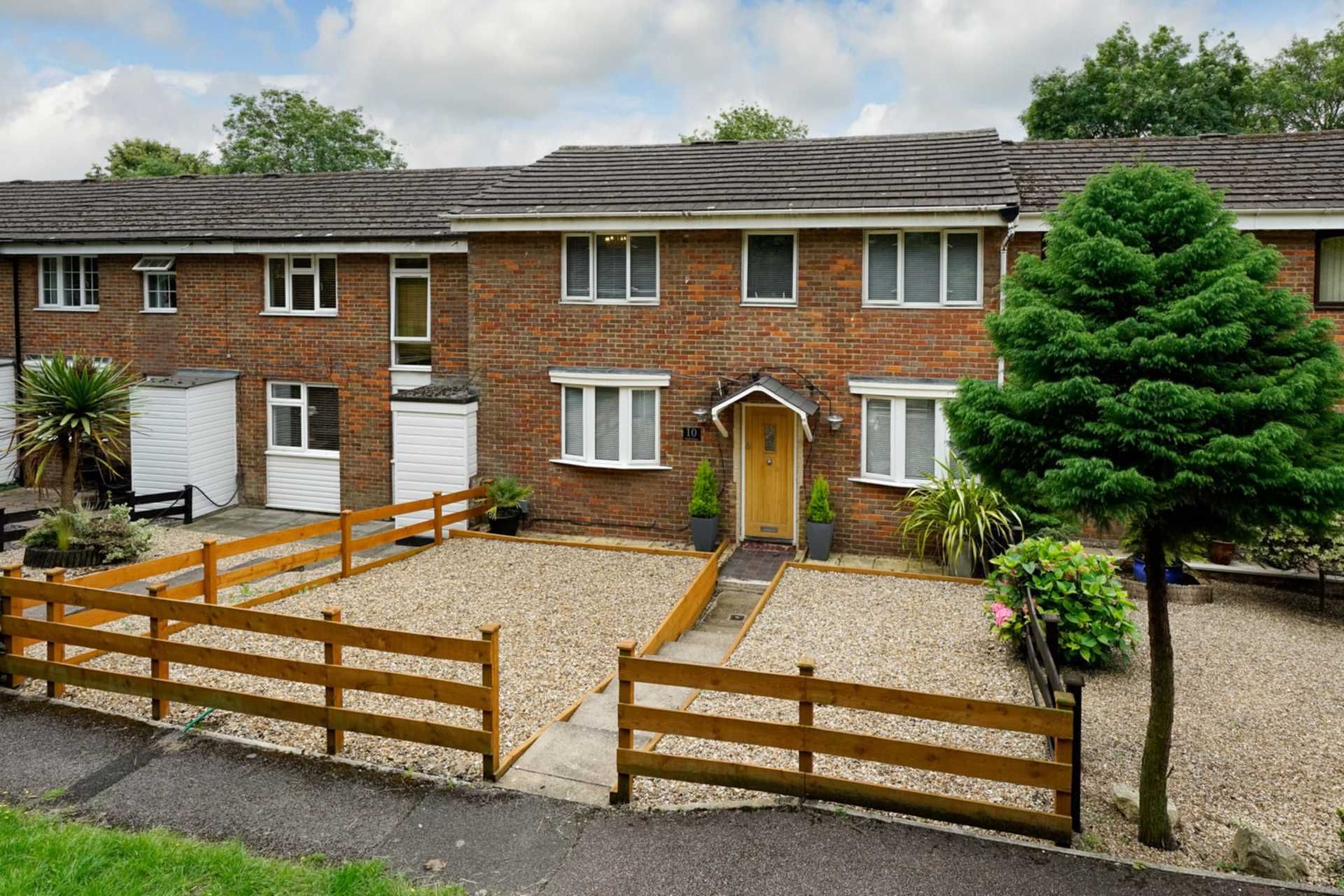 4 bed property for sale in Nash Green, Nash Mills, Hemel Hempstead HP3