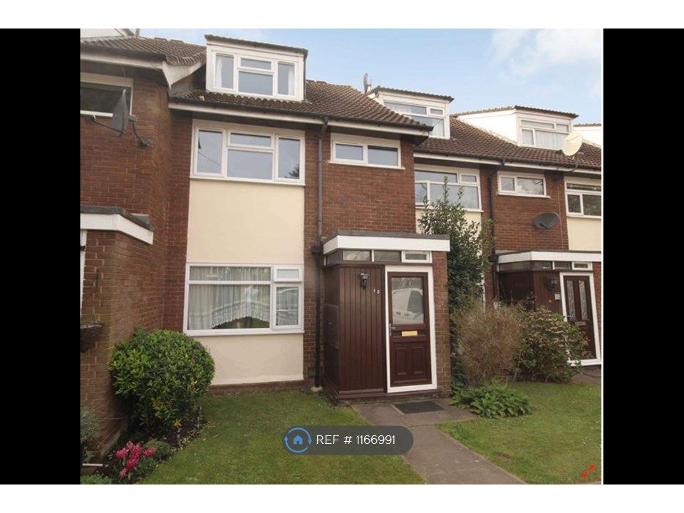 2 bed to rent in Claire Court, Pinner HA5 Zoopla