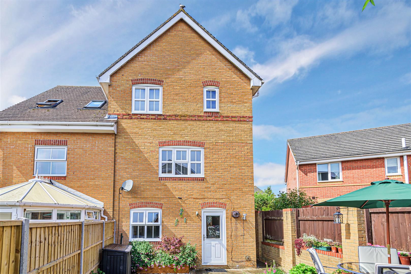4 bed semidetached house for sale in Rycroft Meadow, Beggarwood, Basingstoke RG22 Zoopla