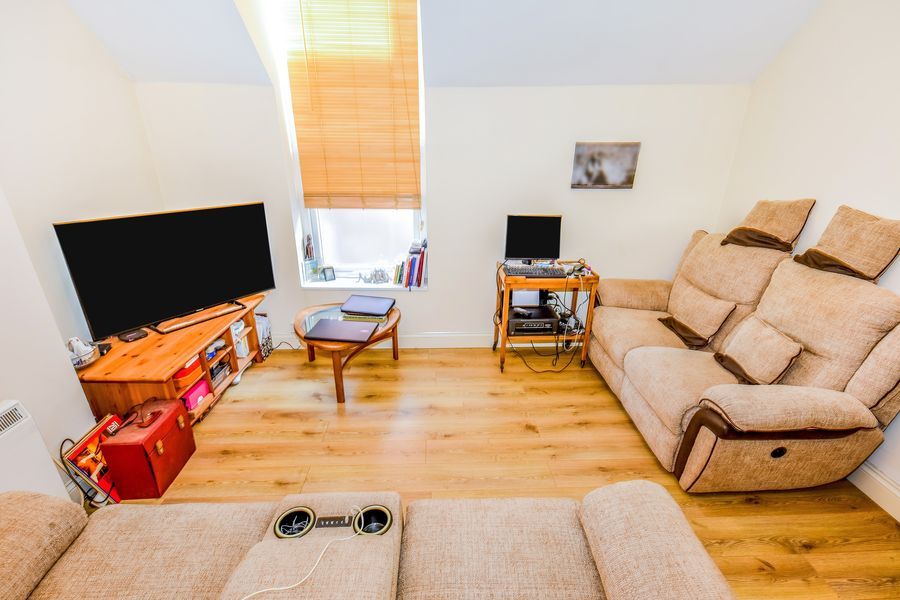 1 bed property to rent in Lynchford Road, Farnborough GU14 Zoopla