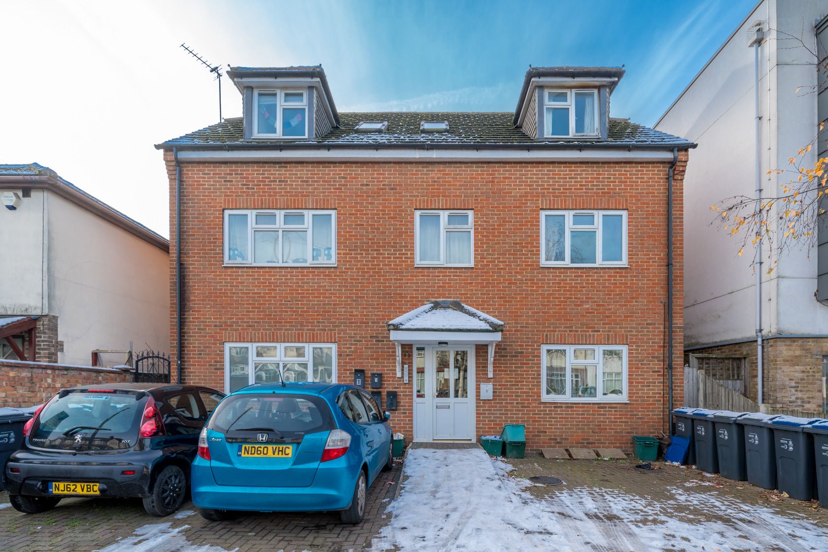 2 bed flat for sale in Meopham Road, Mitcham CR4 Zoopla