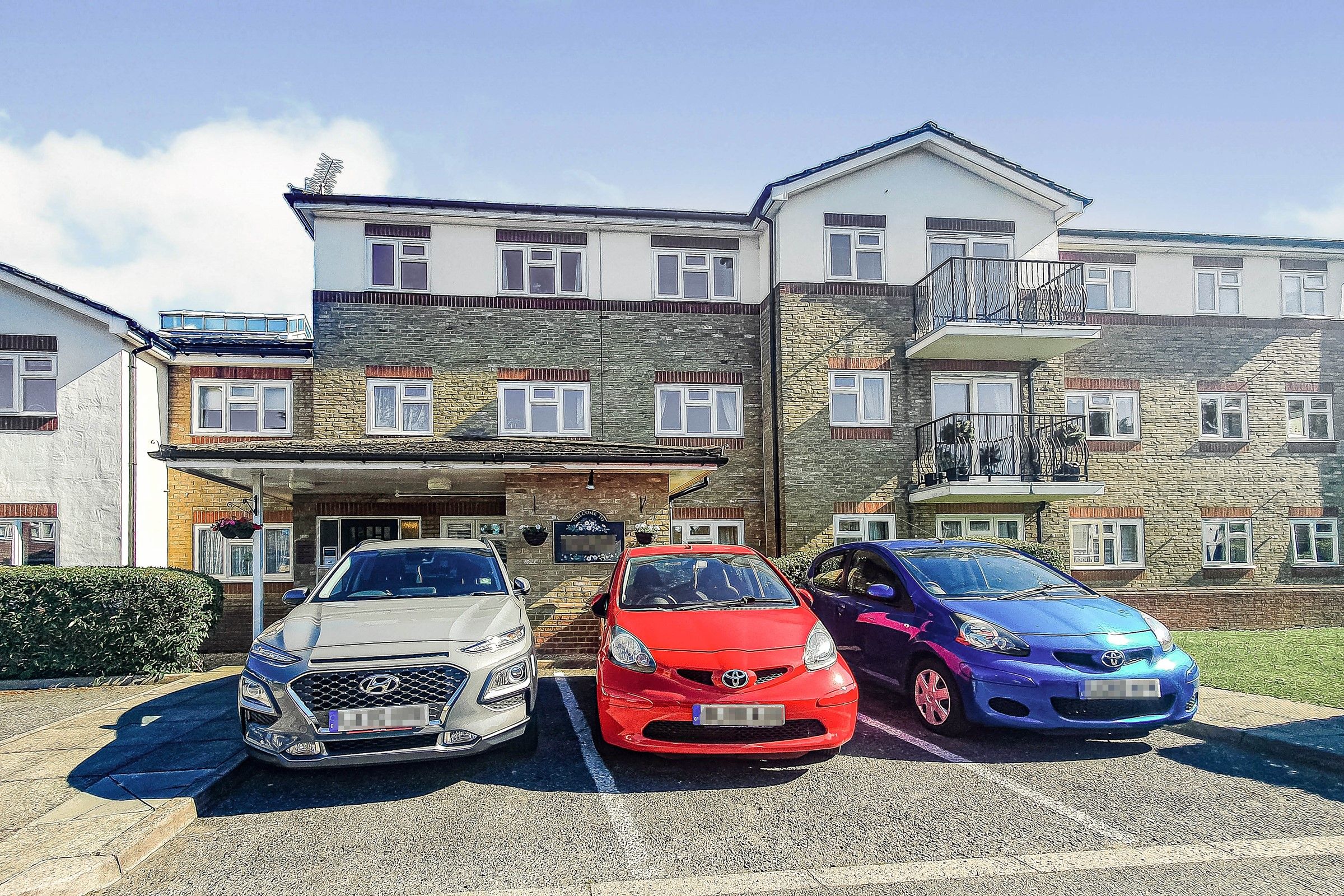 2 bed flat for sale in Peregrine Gardens, Shirley, Croydon, Surrey CR0