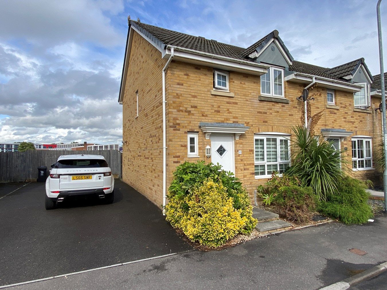 3 bed end terrace house for sale in Schooner Circle, Newport NP10 Zoopla