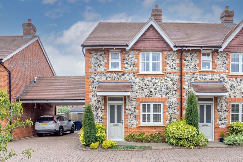 2 bed semidetached house for sale in Oakwood Place, Lane End, High