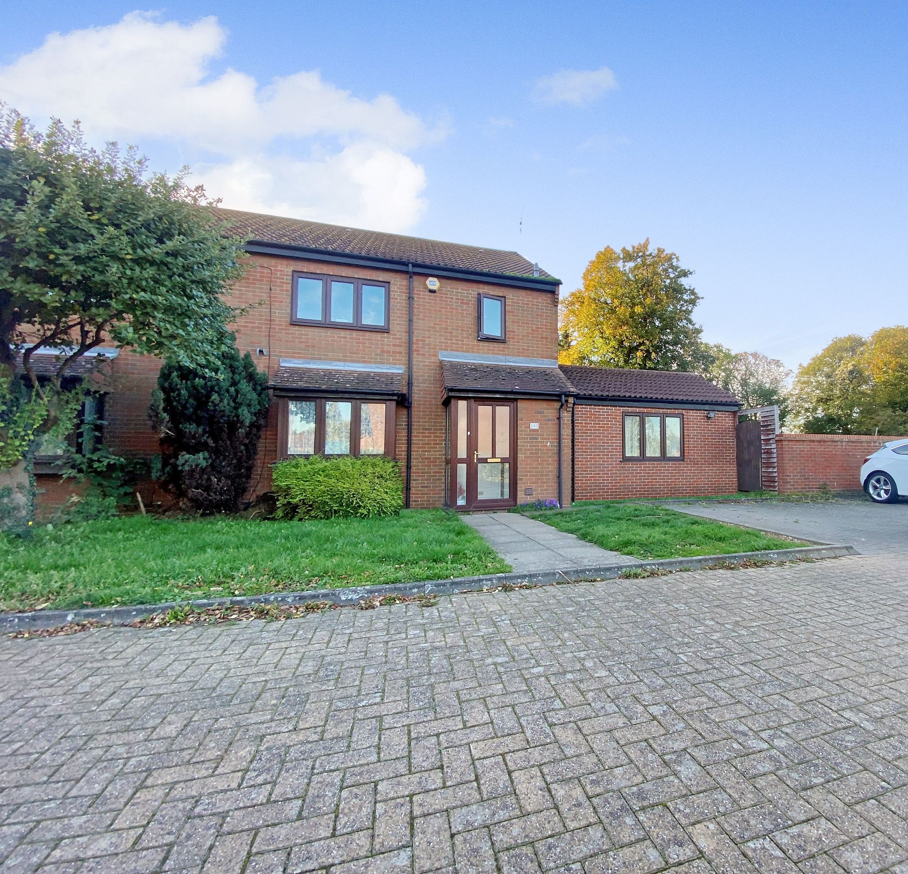 2 bed end terrace house to rent in Boltons Lane, Harlington, Hayes UB3