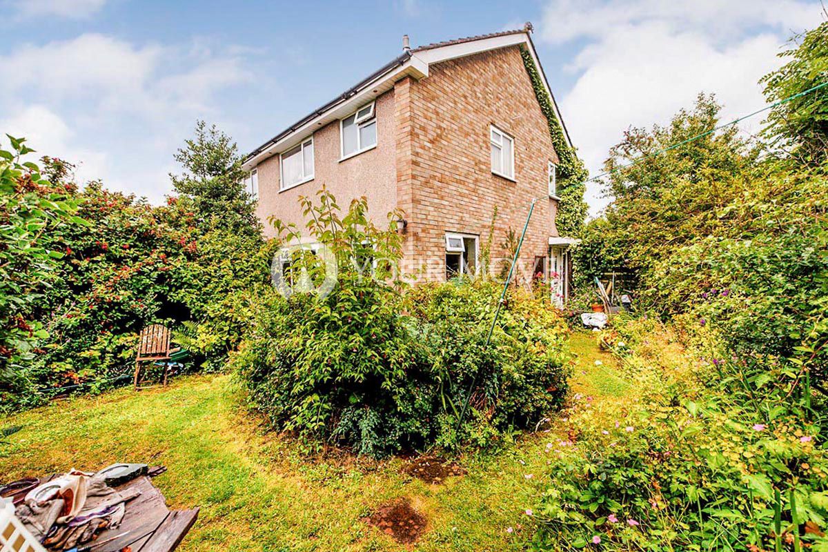 3 bed semidetached house for sale in Ayton Close, Stocksfield