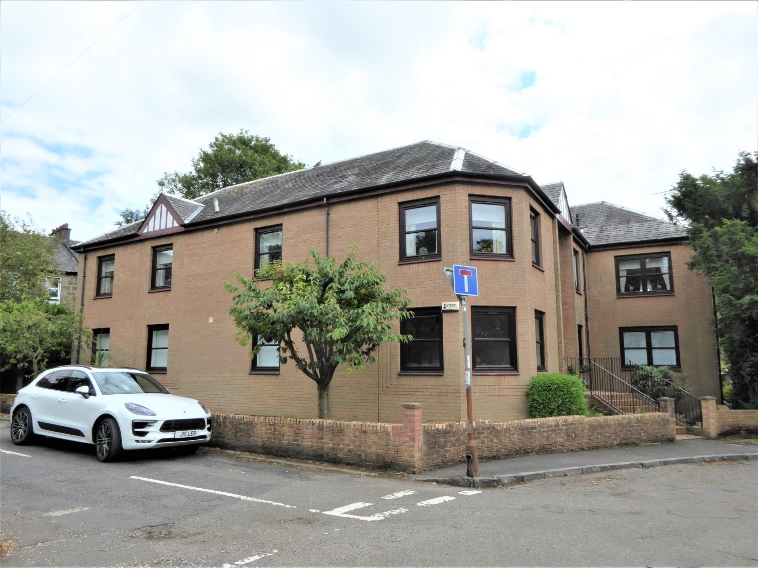 3 bed flat to rent in 6 Kersland Drive, Milngavie, East Dunbartonshire