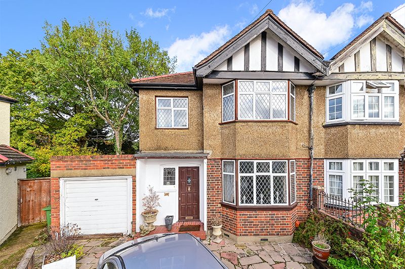 3 bed semidetached house for sale in Northcote Avenue, Berrylands