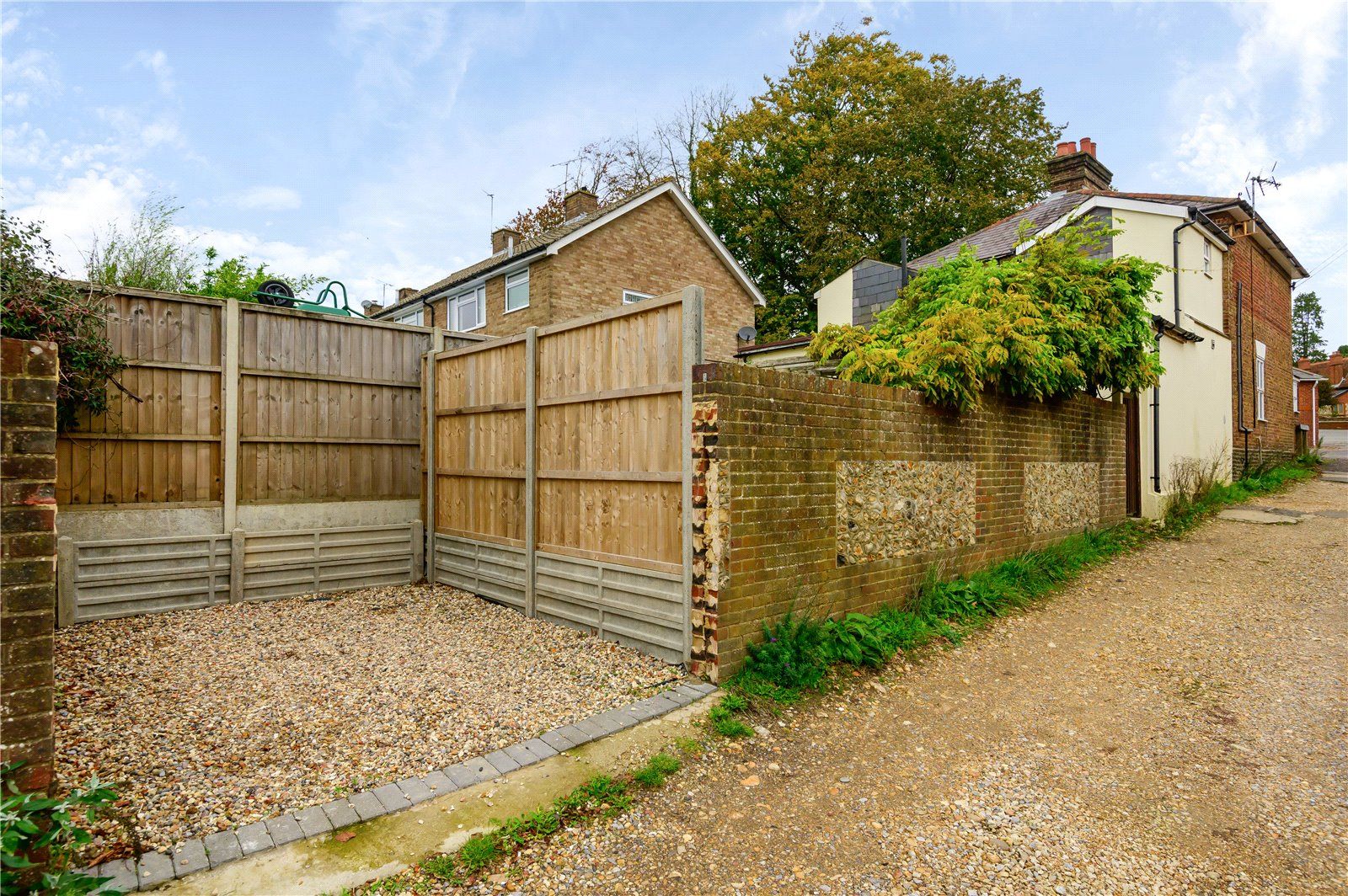 2 bed semidetached house for sale in Upper Hale Road, Farnham, Surrey