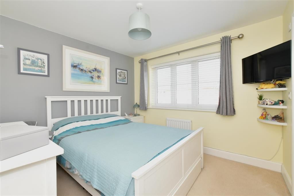 3 bed semidetached house for sale in Hangar Drive, Tangmere