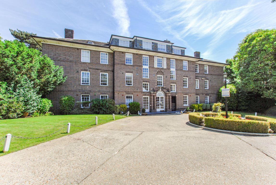 1 bed flat to rent in Park Lawn, Farnham Royal, Slough SL2 Zoopla