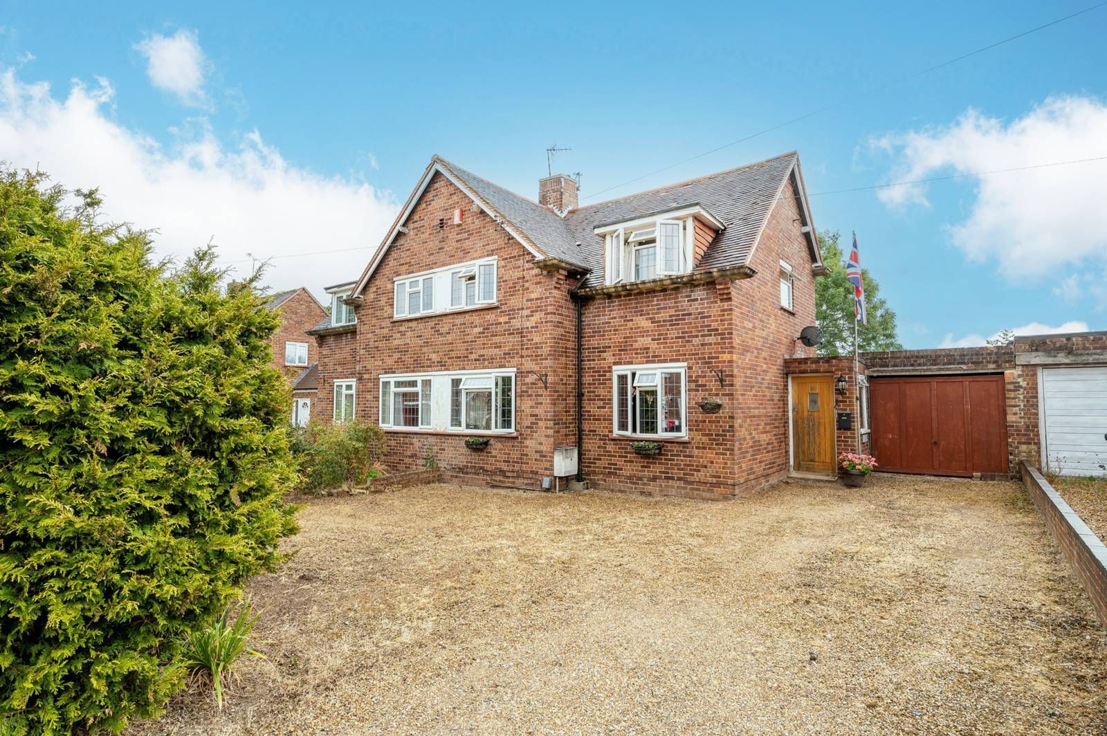 2 bed semidetached house for sale in Pond Meadow, Guildford GU2 Zoopla
