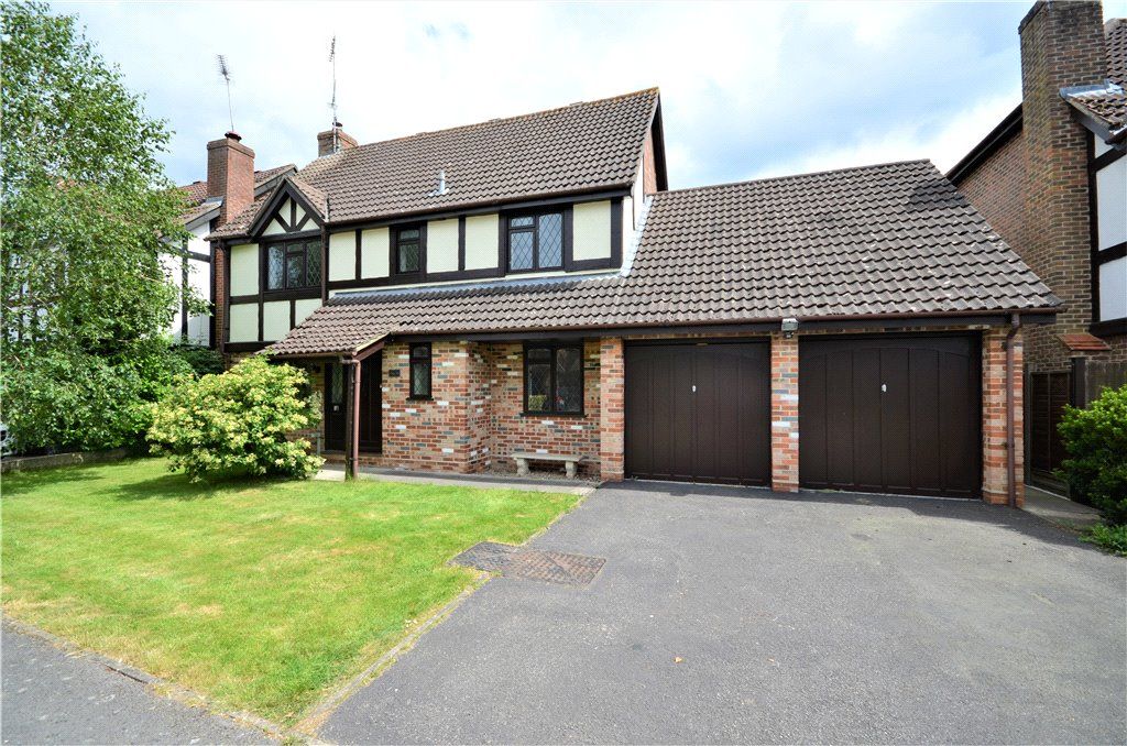 4 bed detached house for sale in BurneJones Drive, College Town