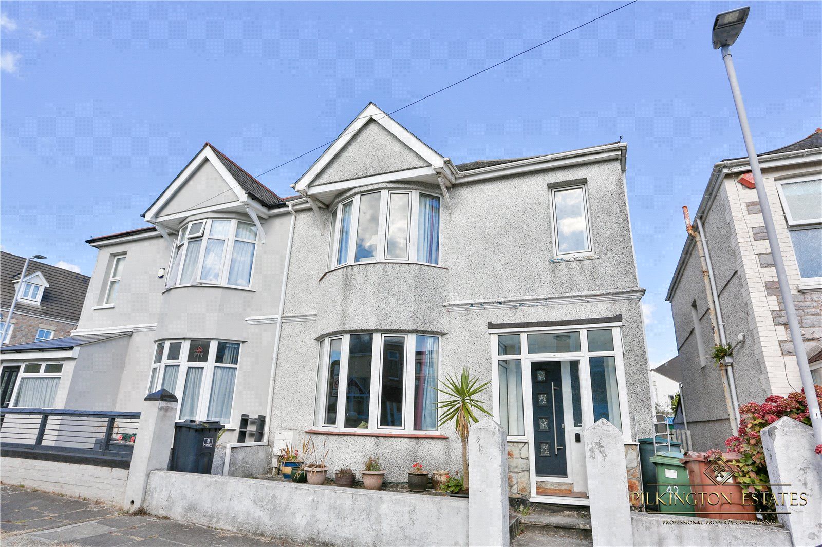4 bed semidetached house for sale in Beechcroft Road, Beacon Park