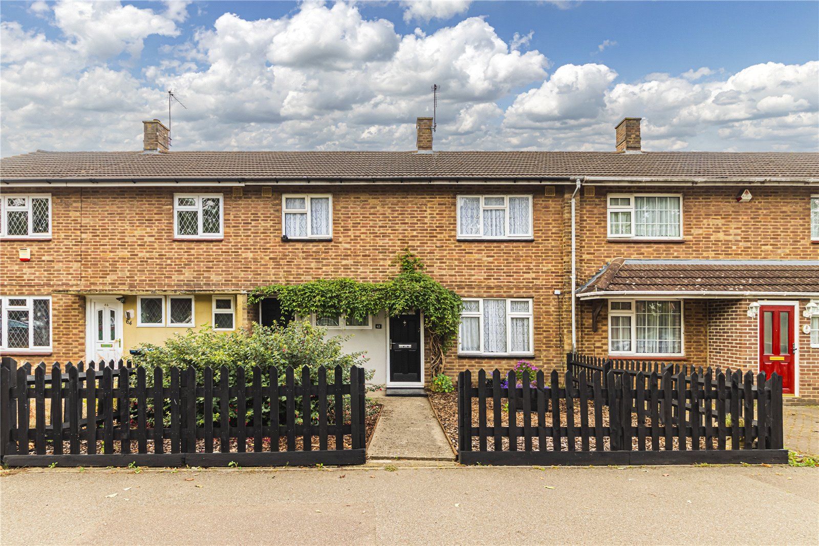 3 bed terraced house for sale in Peascroft Road, End, Hemel