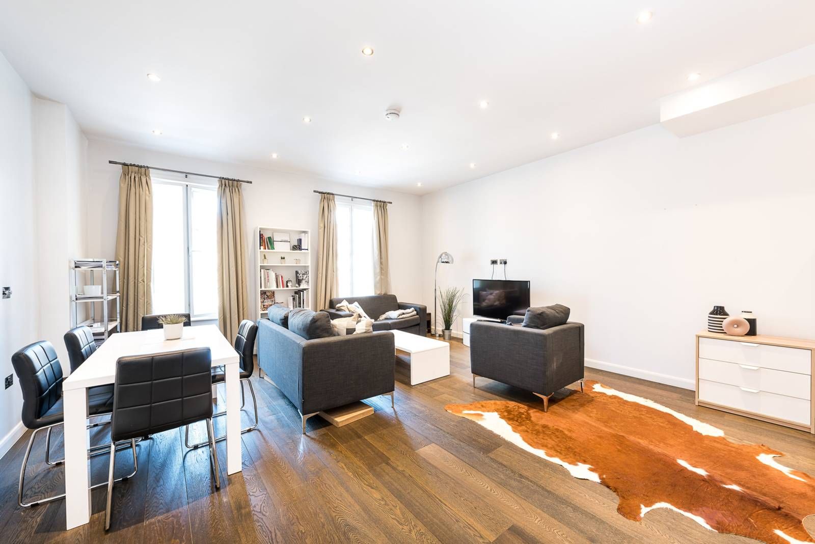 Buckingham Palace Road, St James's Park, London SW1W  