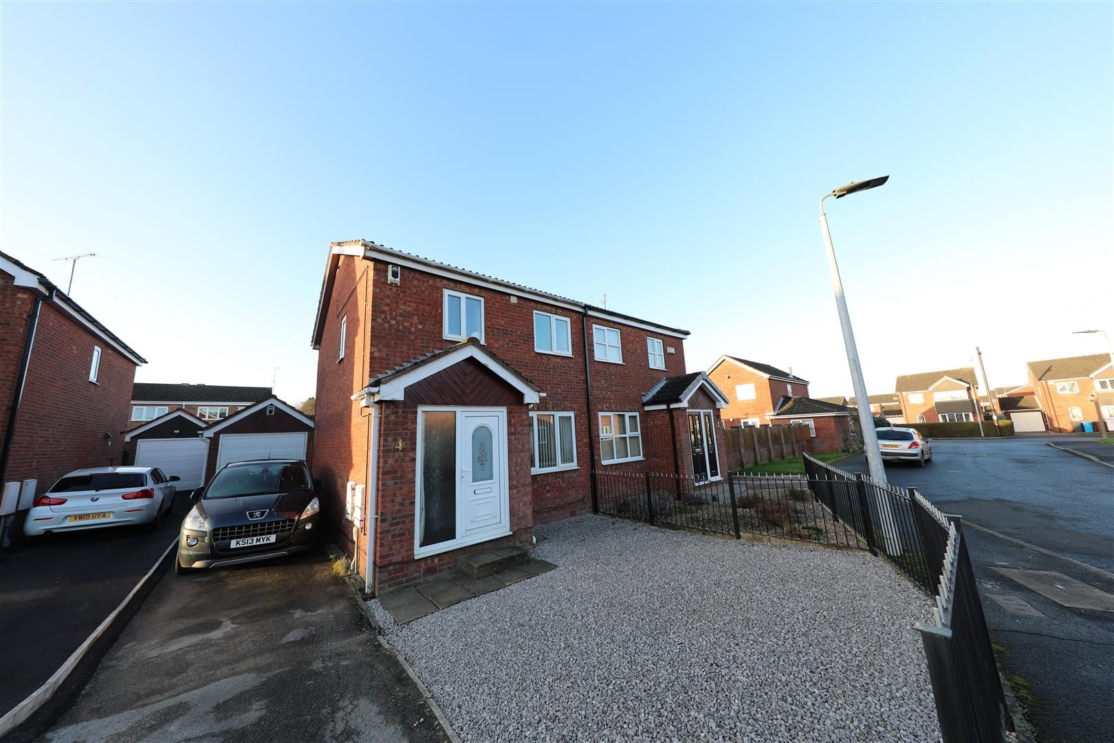 3 bed semidetached house for sale in Broomhead Close, SuttonOnHull