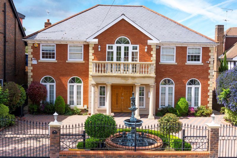 6 bed detached house for sale in High Road, Chigwell IG7 Zoopla