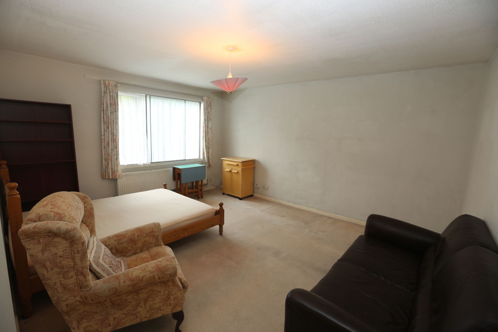 Studio to rent in Whitley Close, Stanwell, Staines TW19 Zoopla
