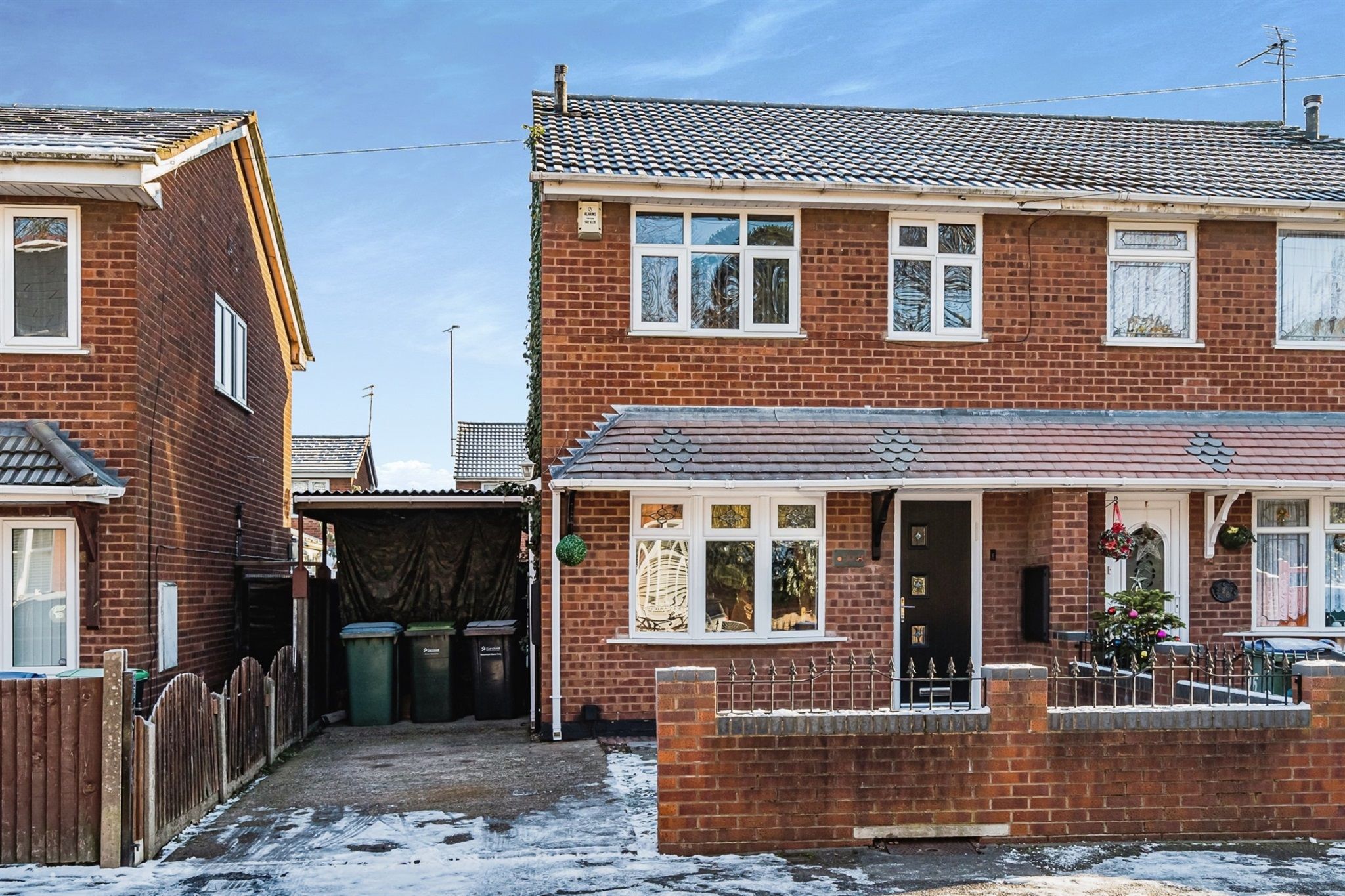 3 bed semidetached house for sale in Bloomfield Terrace, Tipton DY4