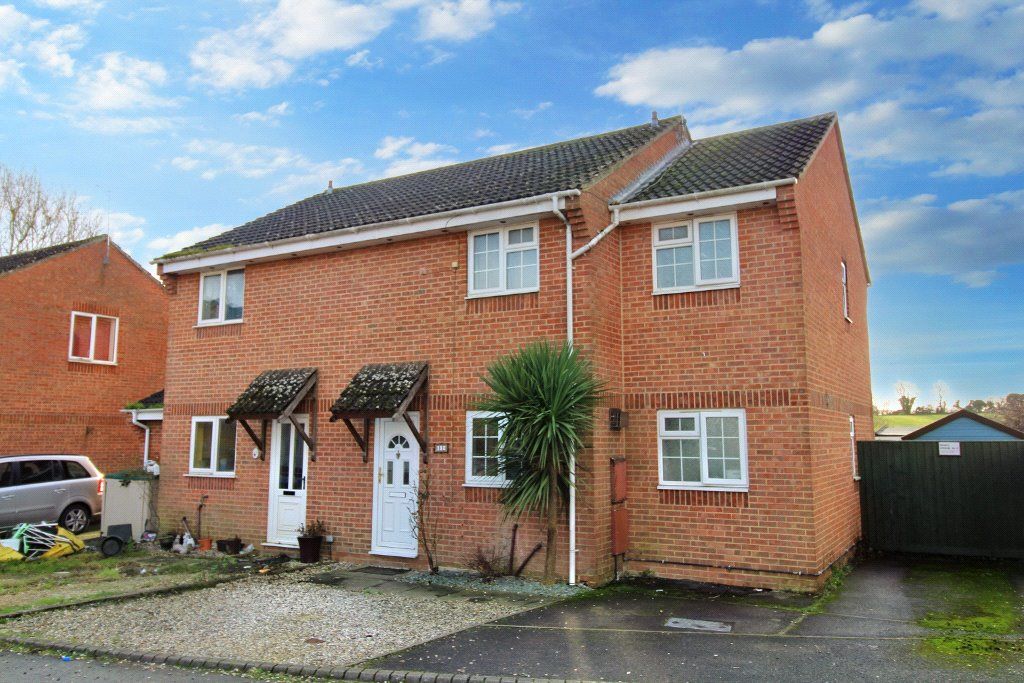 3 bed semidetached house for sale in Proud Close, Purton, Swindon SN5