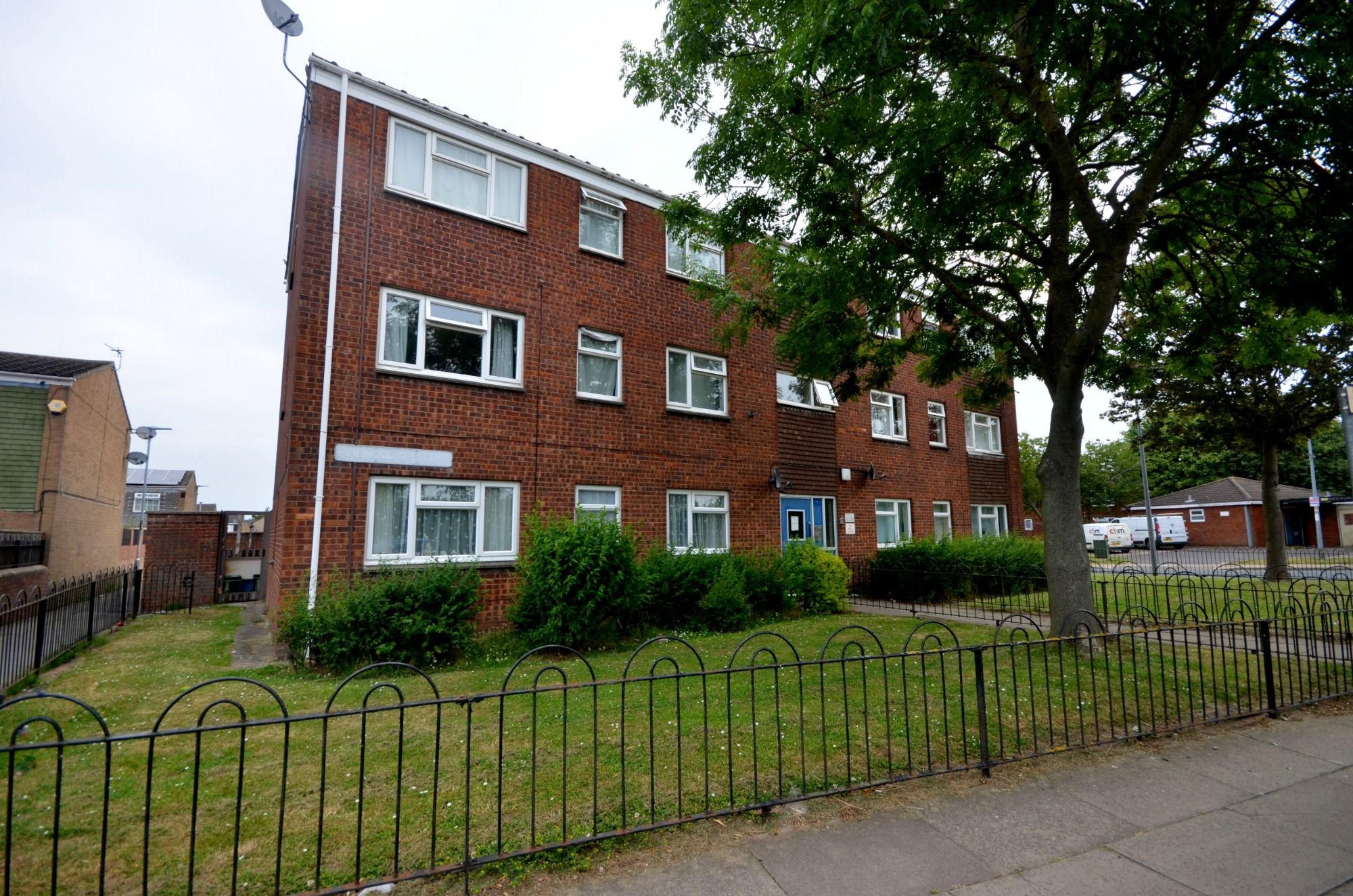 2 bed flat to rent in Pinewood Crescent, Grimsby DN33 Zoopla